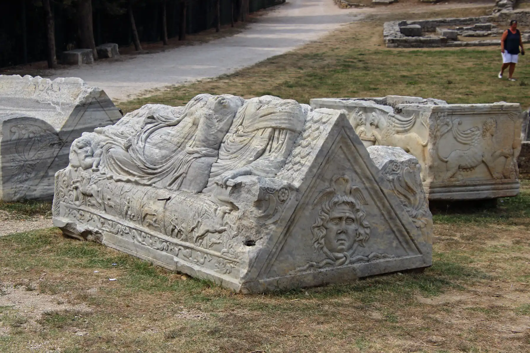 Tourist guide:Salona - Sarcophagus at Manastirine