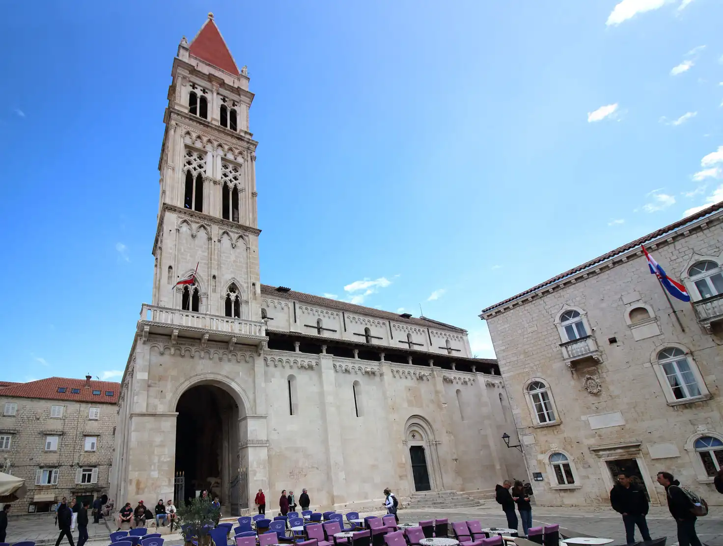 Tour guide:Trogir - st. Lawrence Cathedral