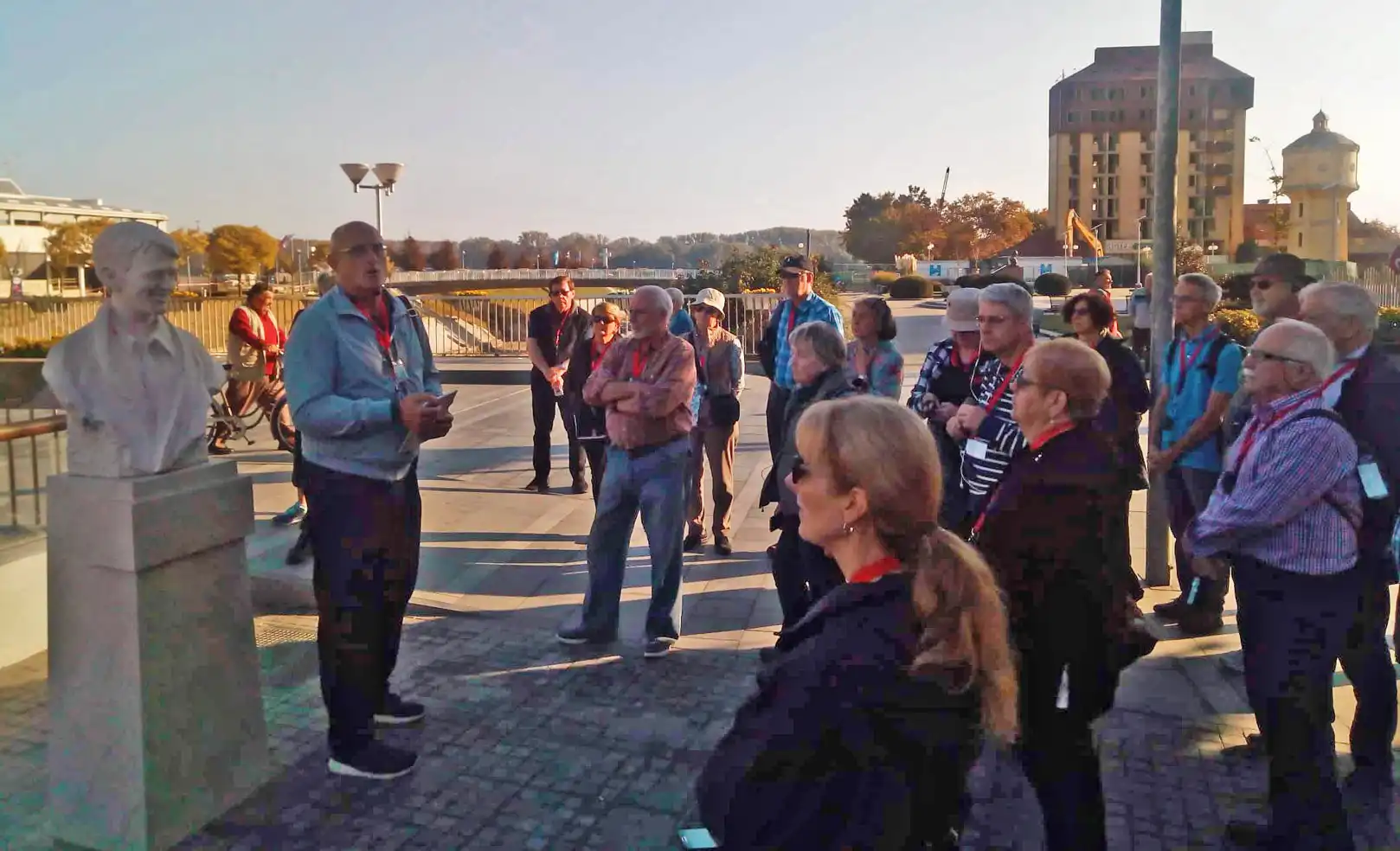 tour guide:Vukovar-With tourists in front of the bust of J. M. Nicolier