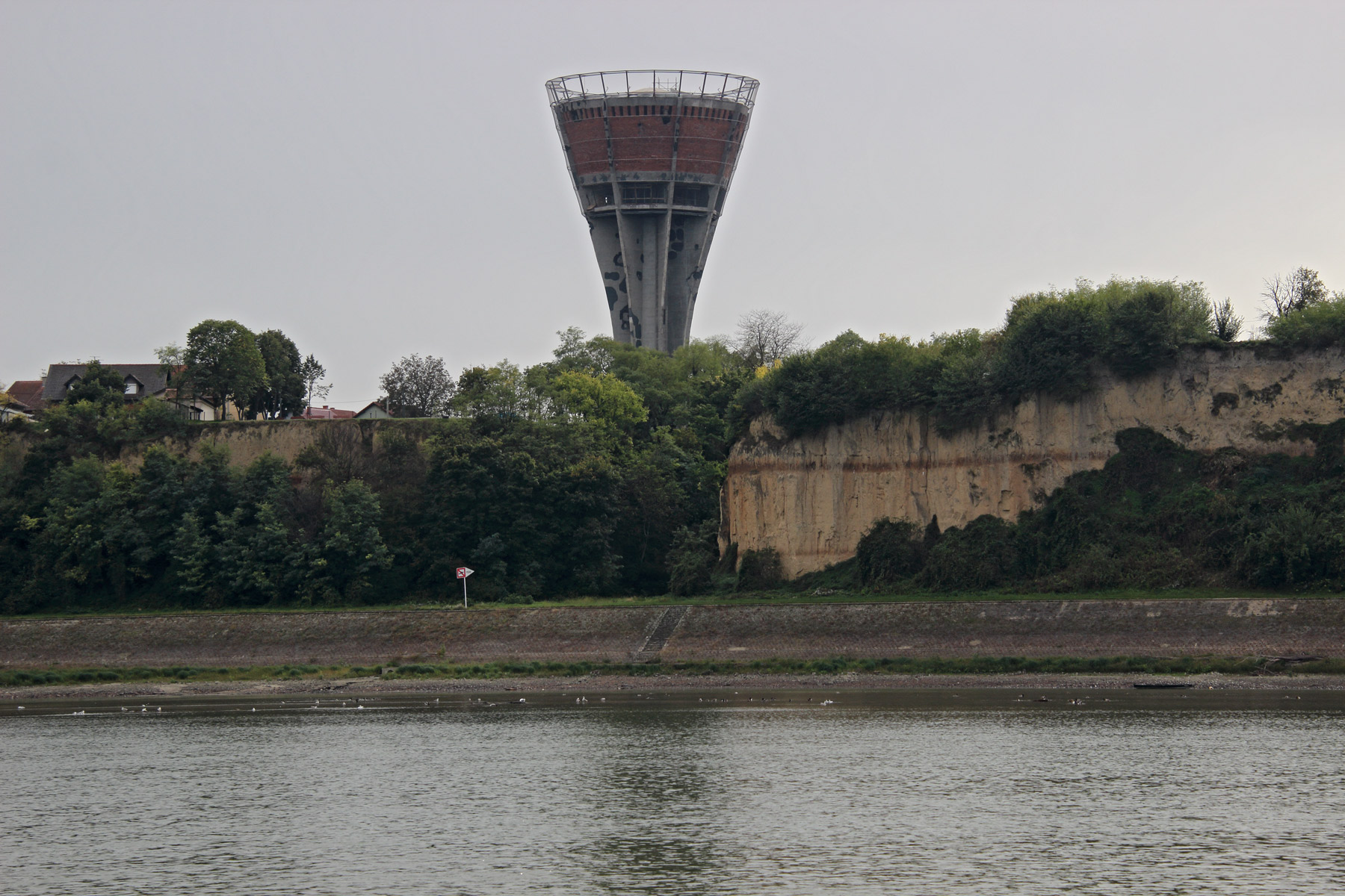 Guide Touristique:Vukovar-le château d'eau
