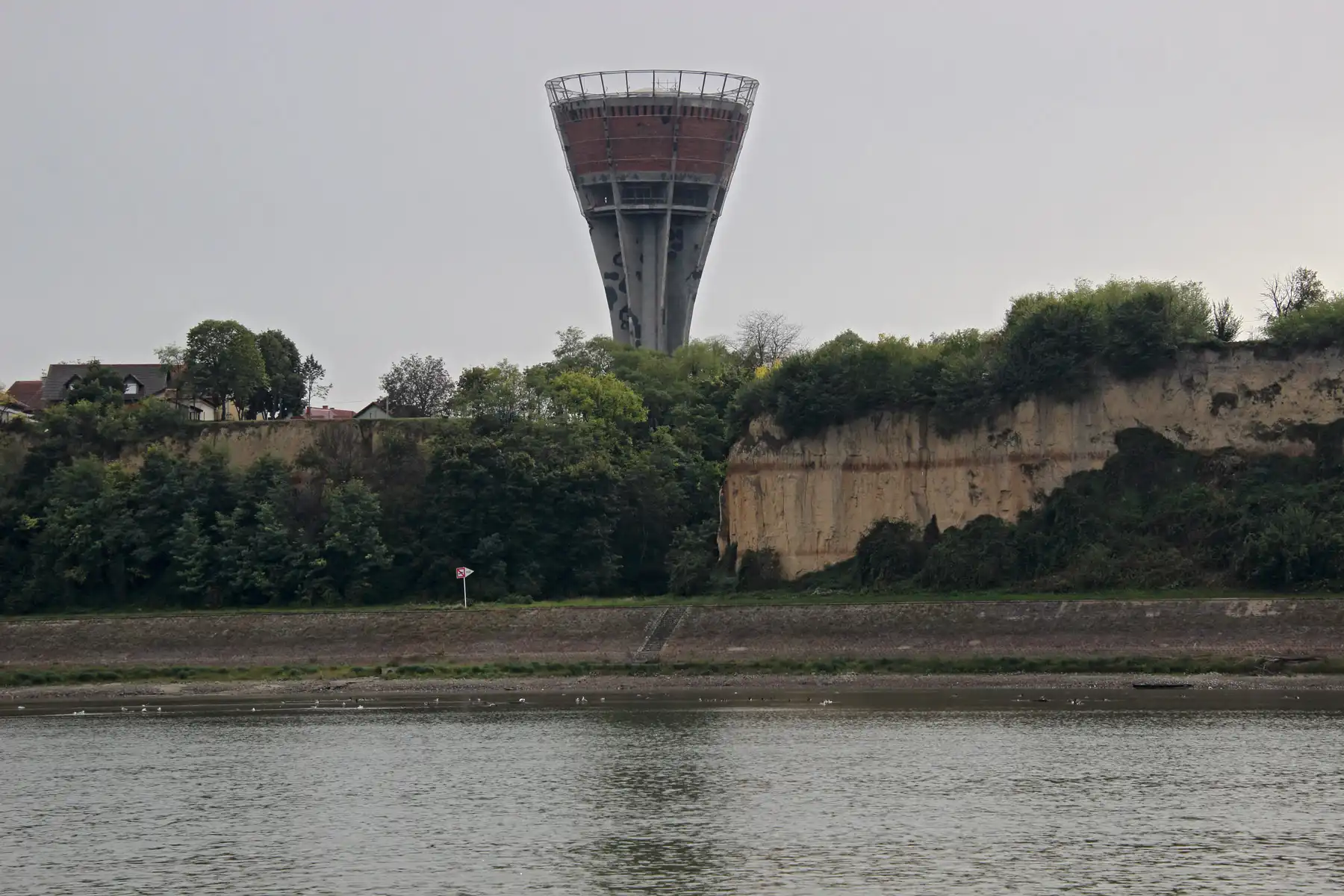 tour guide:Vukovar-The Water tower