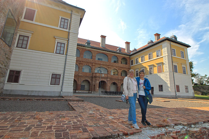 Turistički vodič: Ilok - Dvorac Odescalchi