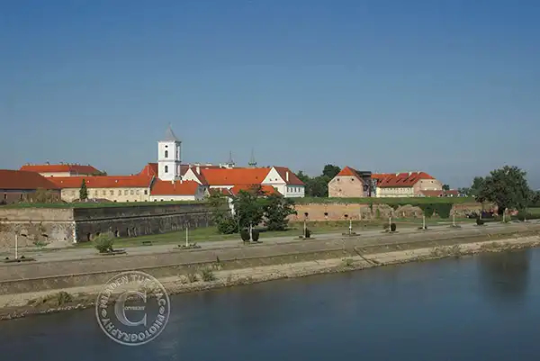 Tour guide:The Citadel, plague pillar-city of Osijek