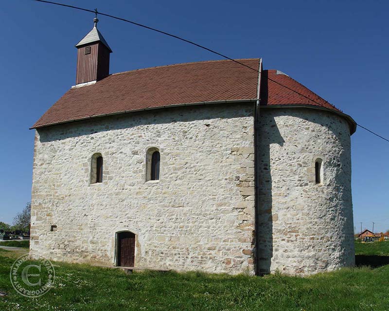 tour guide:Sv. Martin (Templar church) near Nasice