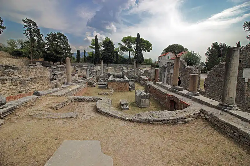 Guida turistica - visite guidate:Salona -  Manastirine