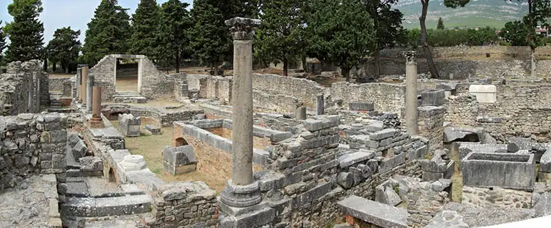 Tourist guide:Salona -  Manastirine