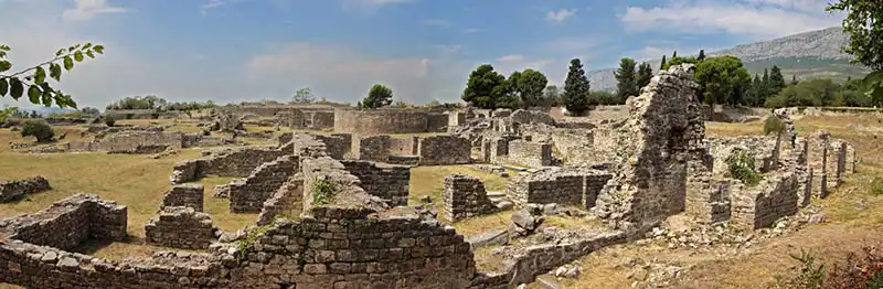 Guide Touristique francophone local:Salona - Les thermes