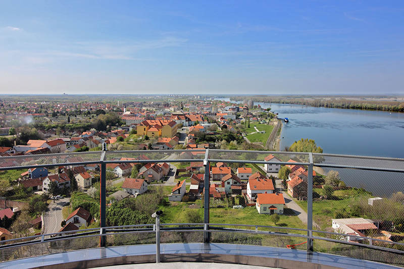 Guide Touristique:Vukovar- le vu sur la ville depuis le château d'eau