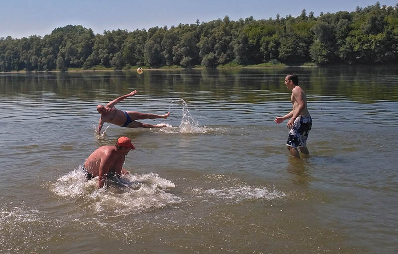 turistički vodič: Picigin na Dravi